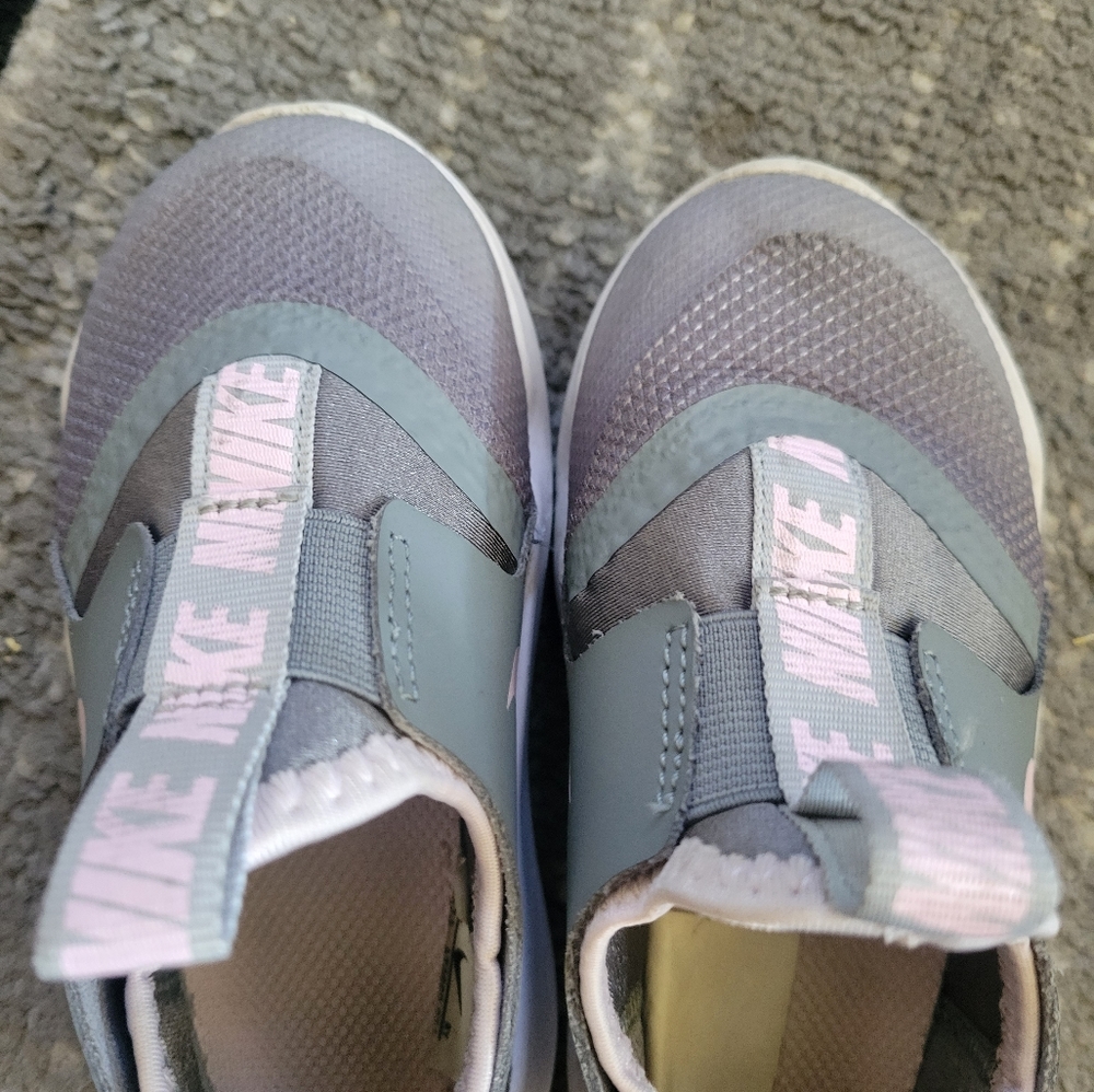 Girls Nikes